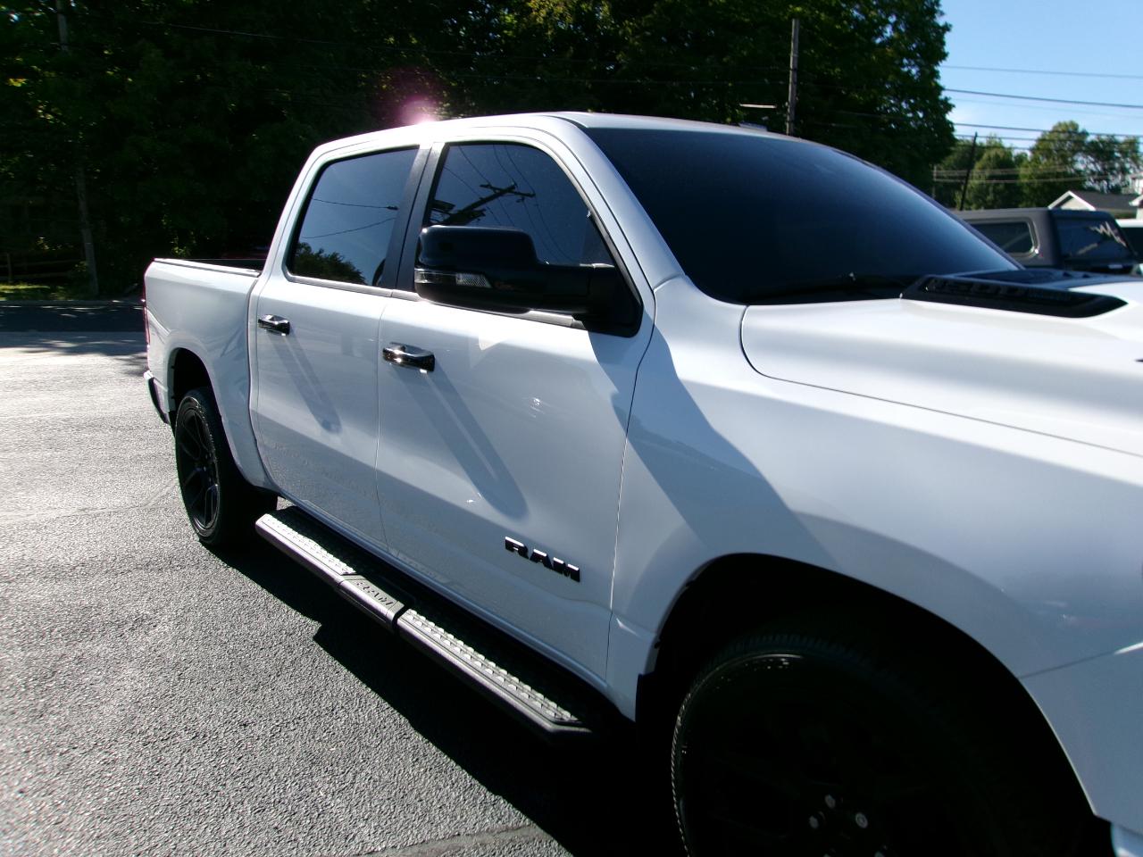 RAM 1500 Laramie Crew Cab SWB 4WD 2024