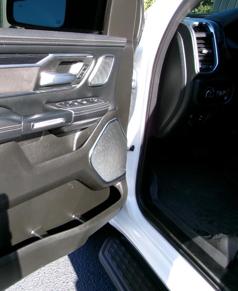 RAM 1500 Laramie Crew Cab SWB 4WD 2024