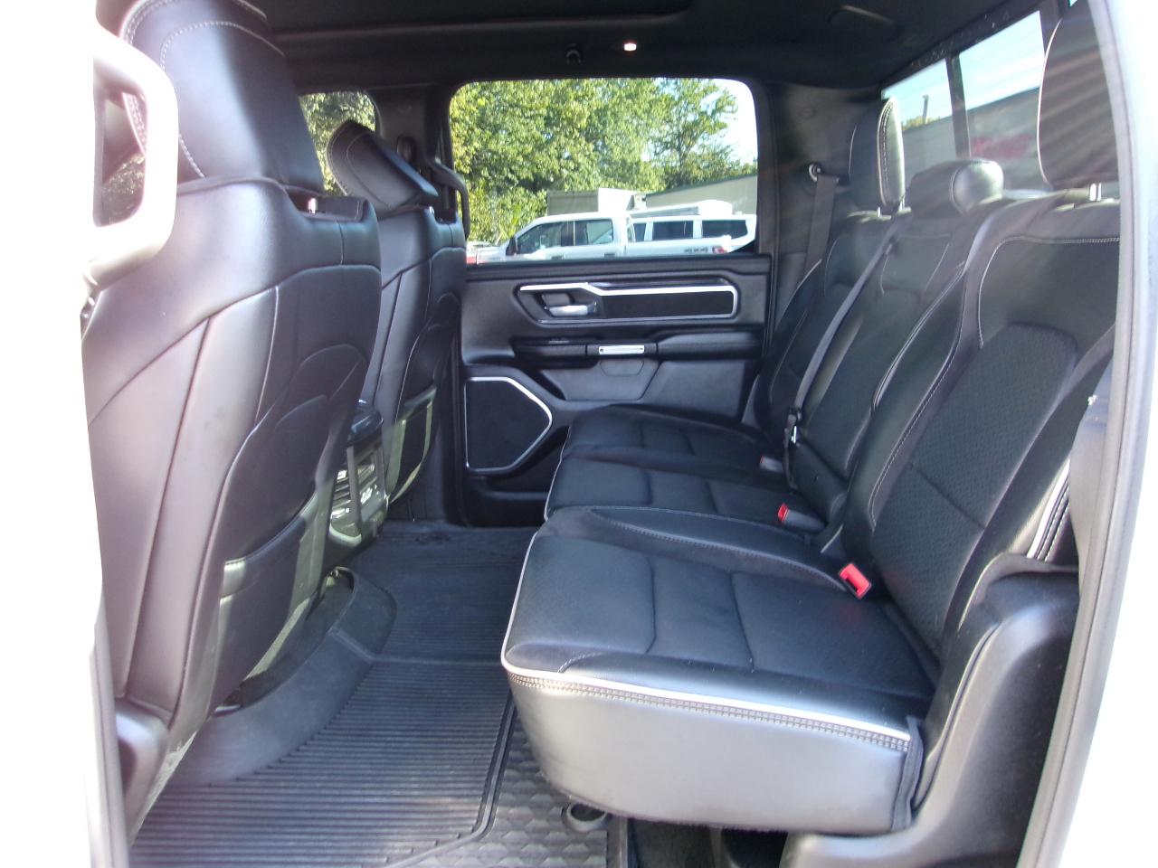 RAM 1500 Laramie Crew Cab SWB 4WD 2024
