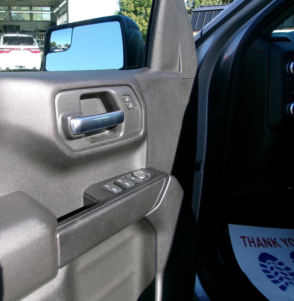 GMC Sierra 1500 Pro Crew Cab Short Box 4WD 2023