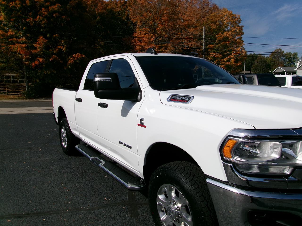 RAM 2500 Tradesman Crew Cab SWB 4WD 2024