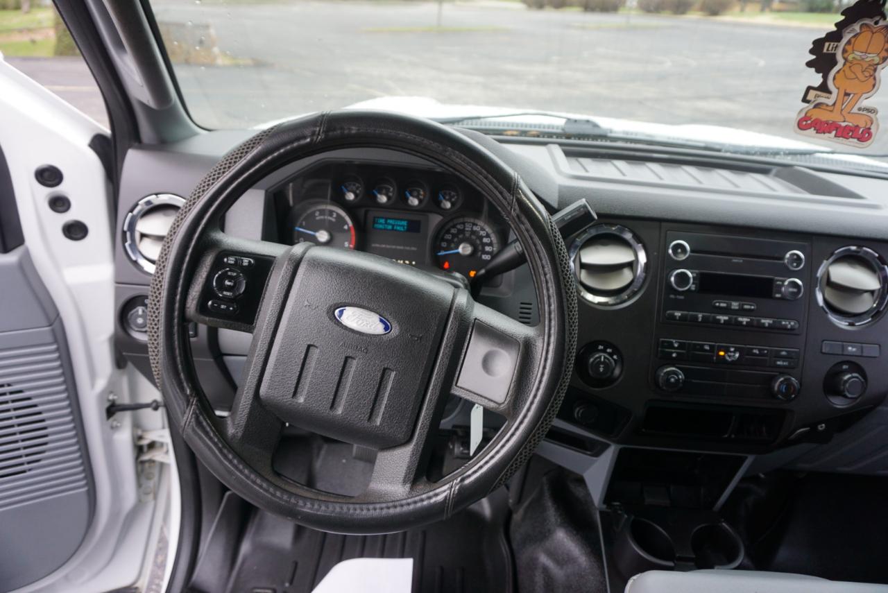 Ford F-250 SD XLT Crew Cab Short Bed 4WD 2013