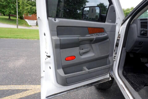 Dodge Ram 3500 SLT Mega Cab 4WD 2006 Dodge Ram 3500 SLT Mega Cab 4WD 2006