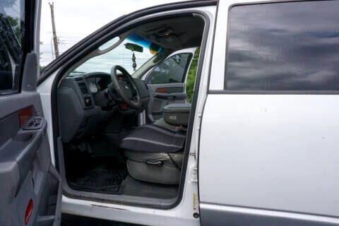 Dodge Ram 3500 SLT Mega Cab 4WD 2006 Dodge Ram 3500 SLT Mega Cab 4WD 2006