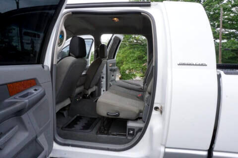 Dodge Ram 3500 SLT Mega Cab 4WD 2006 Dodge Ram 3500 SLT Mega Cab 4WD 2006