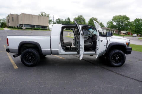 Dodge Ram 3500 SLT Mega Cab 4WD 2006 Dodge Ram 3500 SLT Mega Cab 4WD 2006