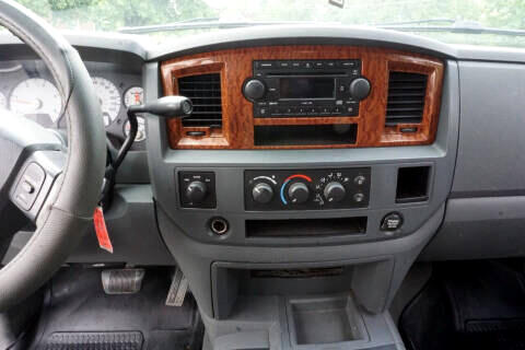 Dodge Ram 3500 SLT Mega Cab 4WD 2006 Dodge Ram 3500 SLT Mega Cab 4WD 2006
