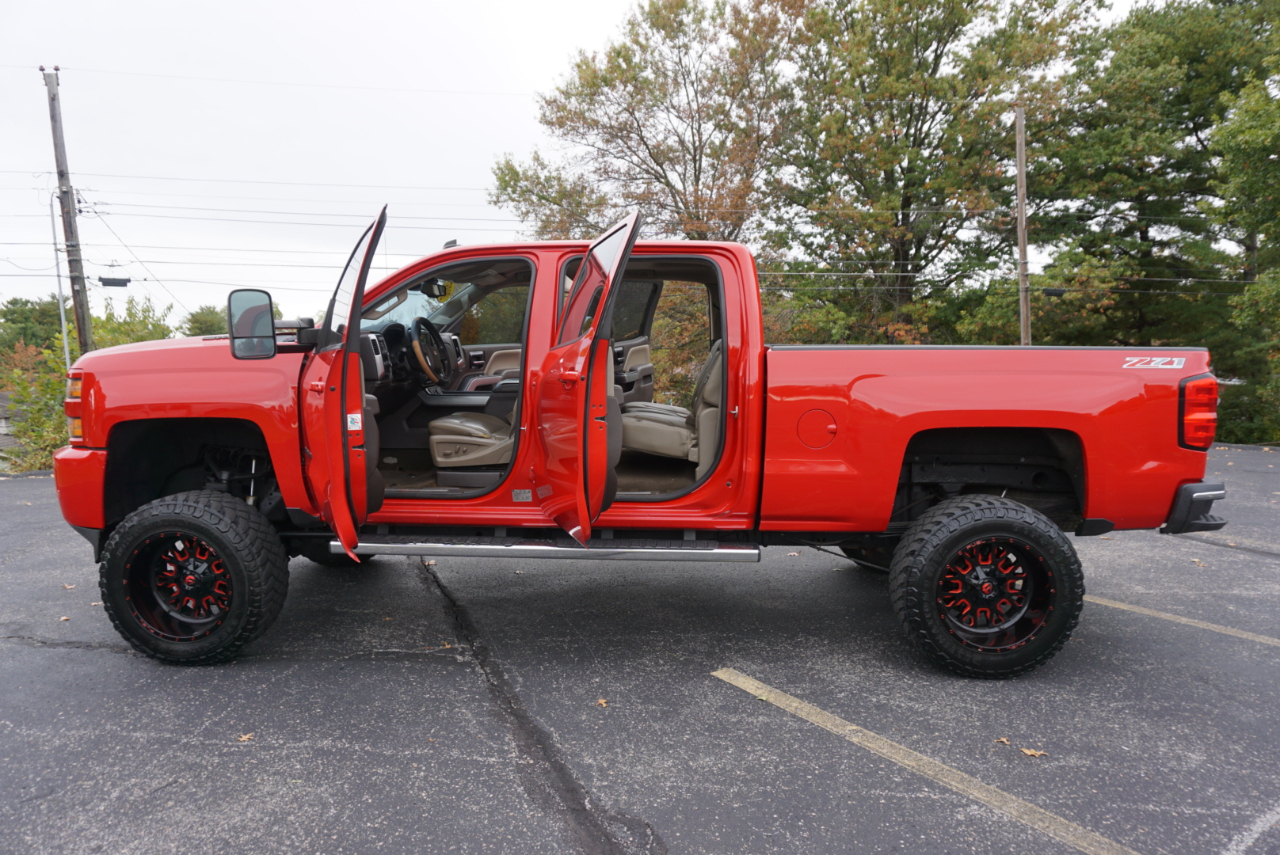 Chevrolet Silverado 2500HD LTZ Crew Cab Long Box 4WD 2015 Chevrolet Silverado 2500HD LTZ Crew Cab Long Box 4WD 2015