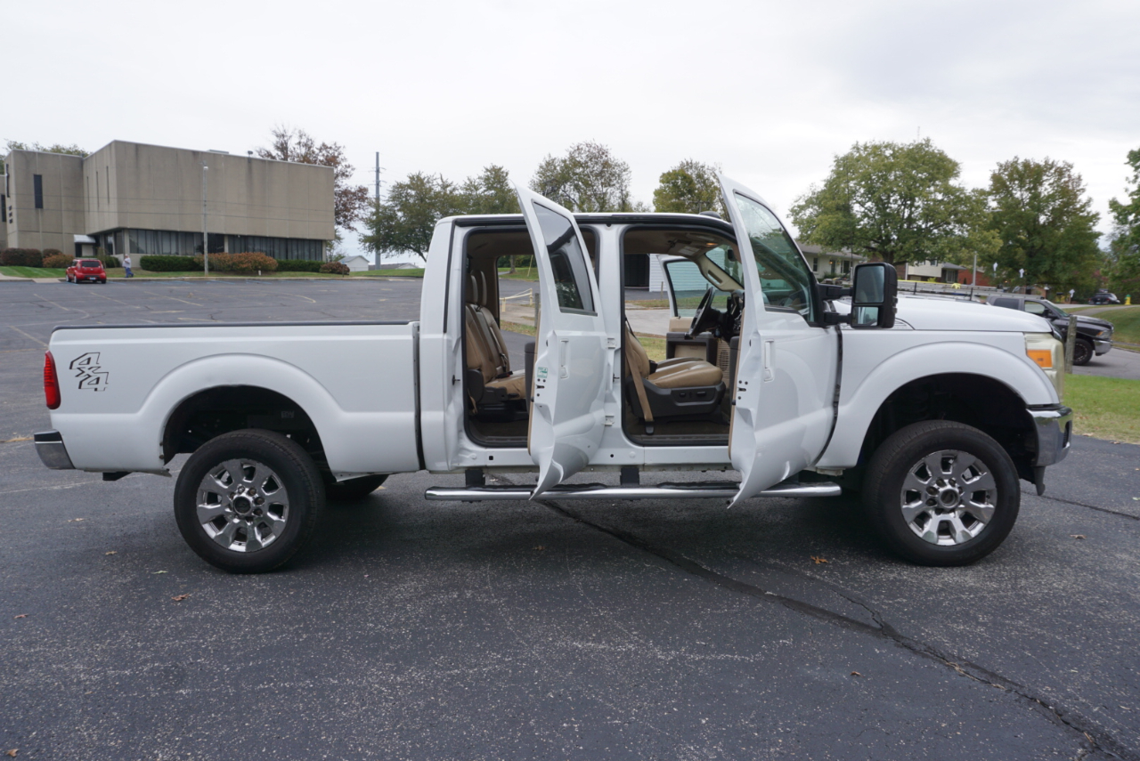 Ford F-350 SD Lariat Crew Cab 4WD 2015 Ford F-350 SD Lariat Crew Cab 4WD 2015