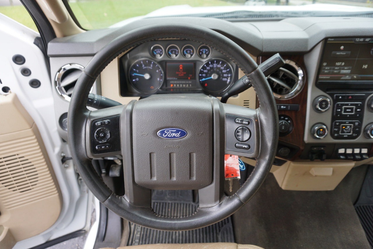 Ford F-350 SD Lariat Crew Cab 4WD 2015 Ford F-350 SD Lariat Crew Cab 4WD 2015