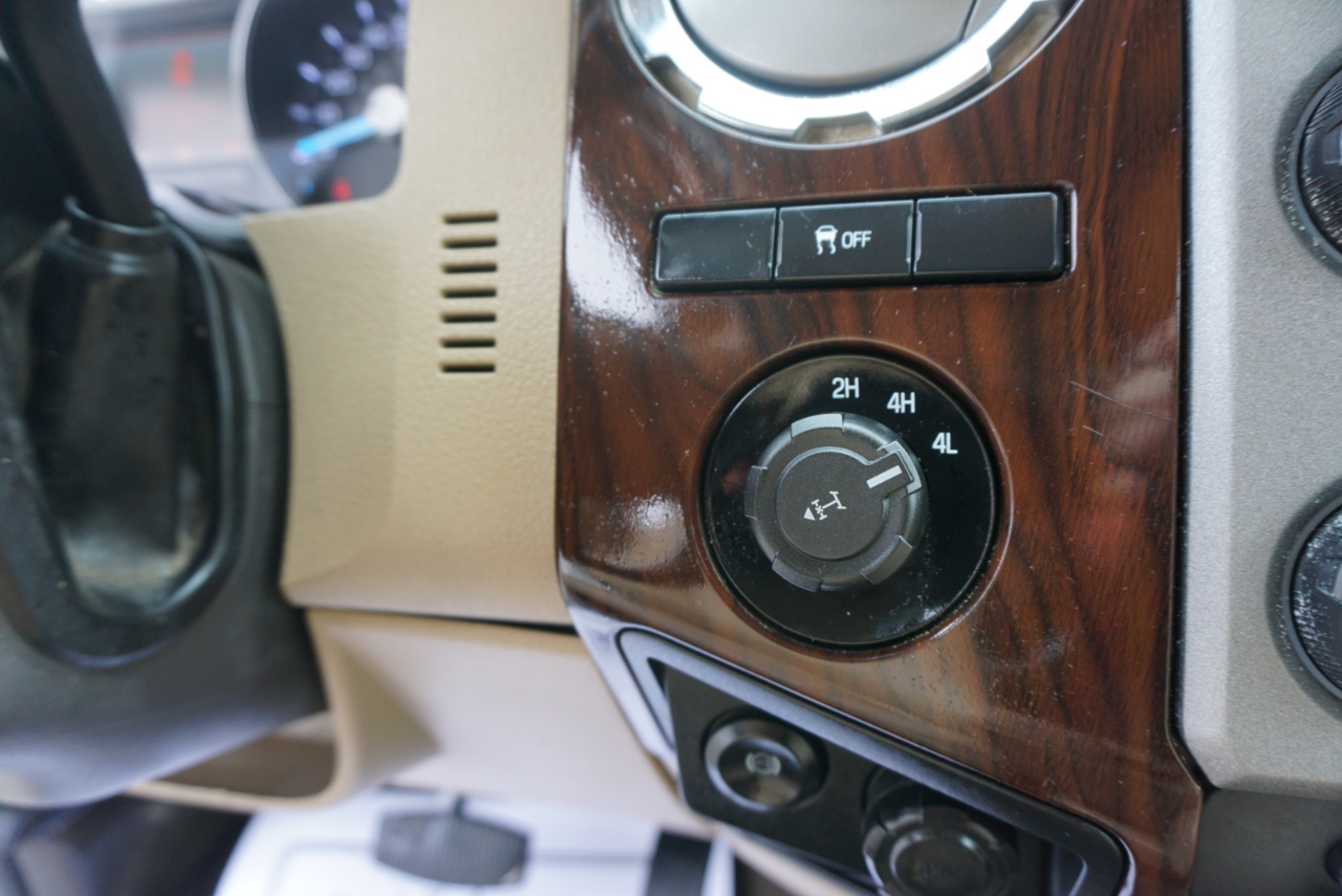 Ford F-350 SD Lariat Crew Cab 4WD 2015