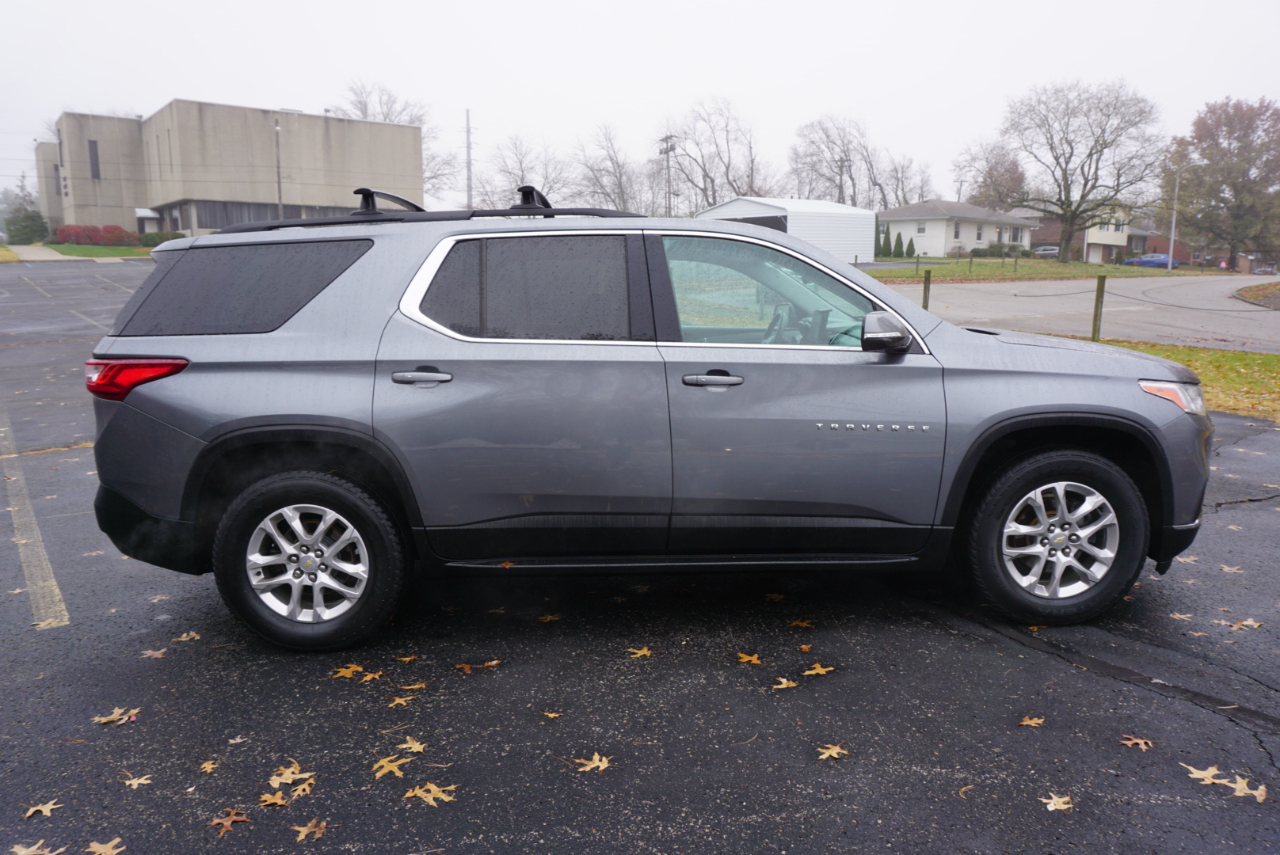 2020 Chevrolet Traverse Cloth photo 2