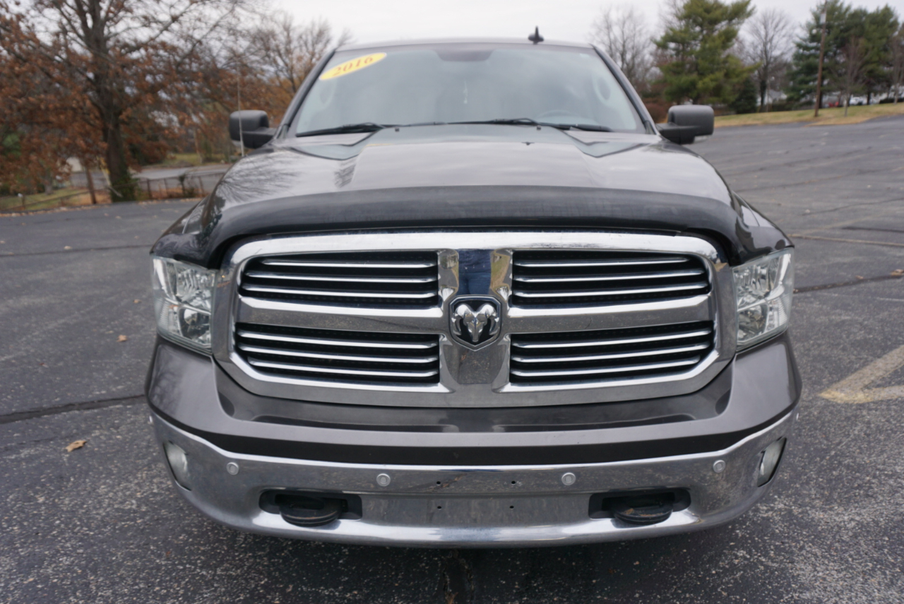 2016 Ram 1500 SLT photo 2