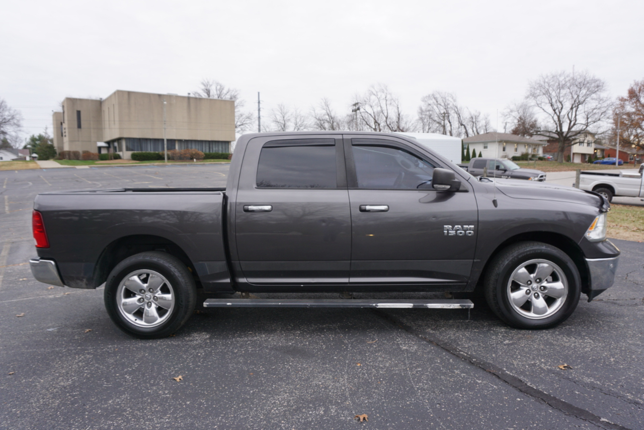 Dodge 1500 SLT Crew Cab SWB 4WD 2016