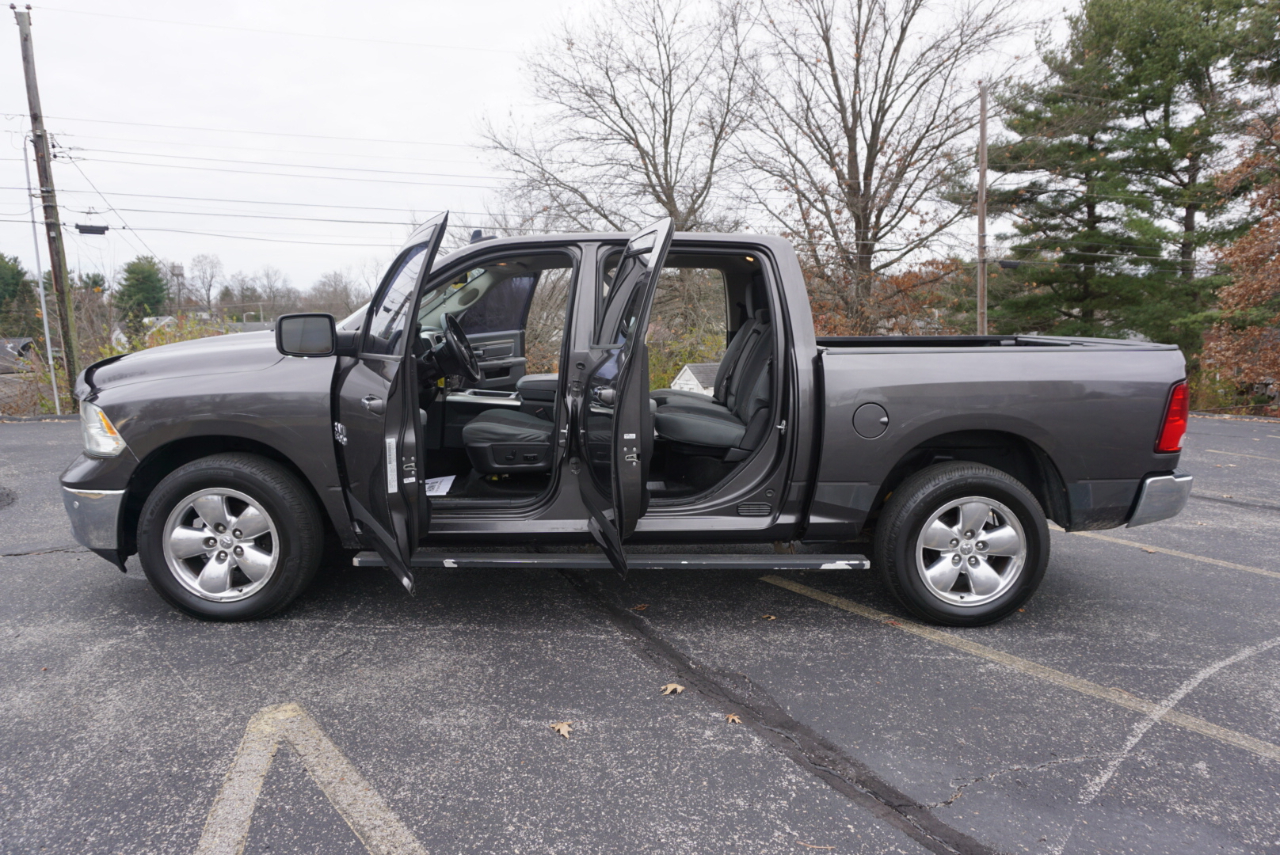 Dodge 1500 SLT Crew Cab SWB 4WD 2016