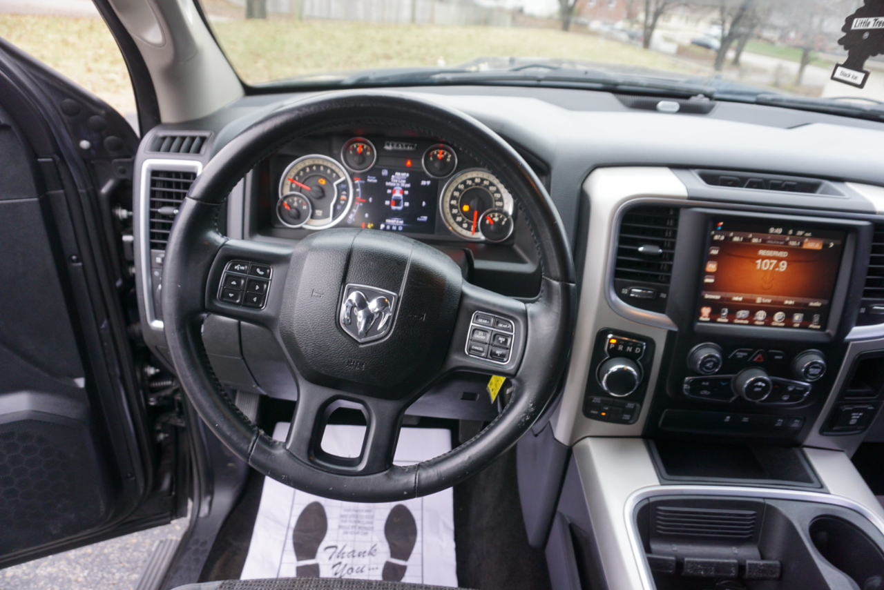 Dodge 1500 SLT Crew Cab SWB 4WD 2016