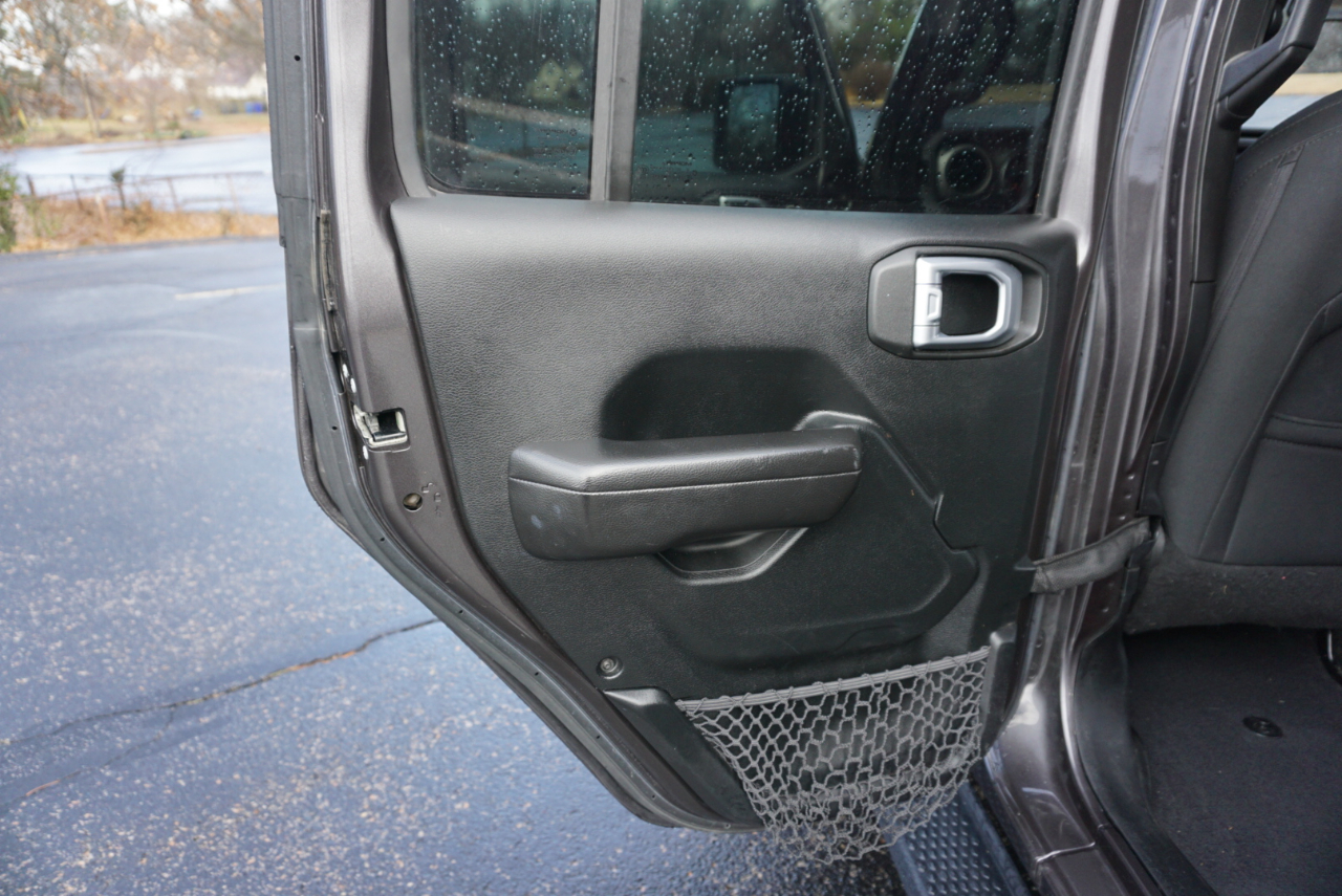 Jeep Wrangler Unlimited Sport 2018