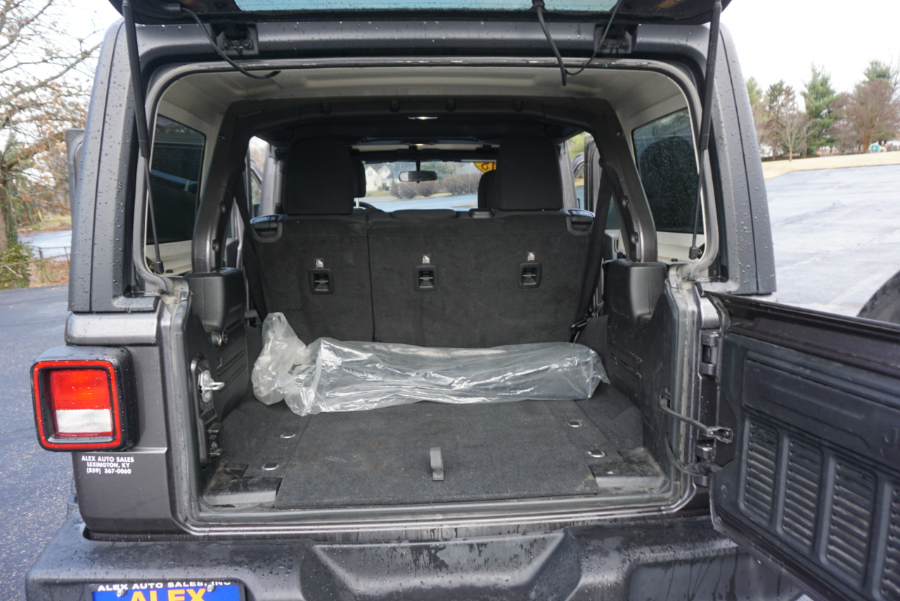 Jeep Wrangler Unlimited Sport 2018