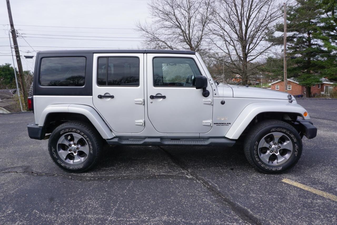 Jeep Wrangler Unlimited Sahara 4WD 2012
