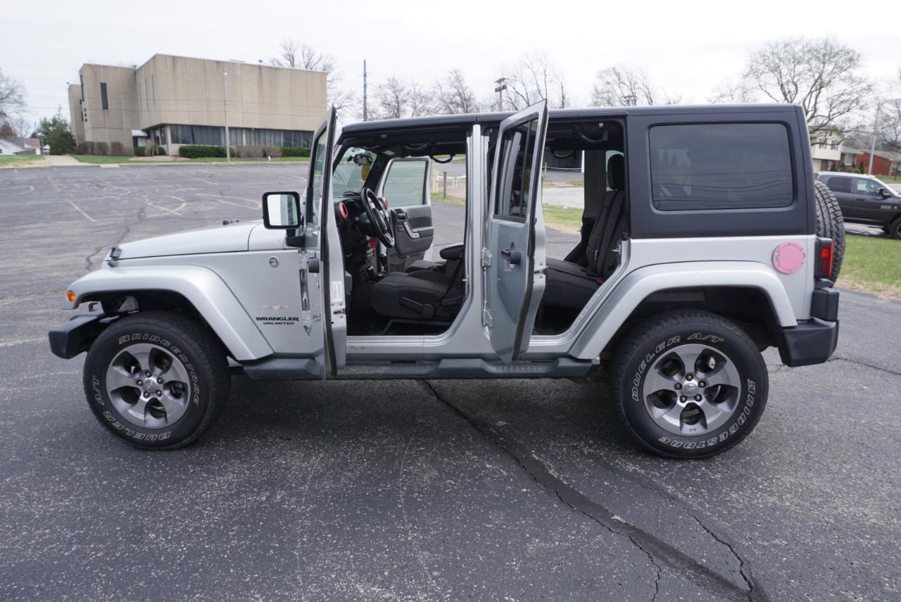 Jeep Wrangler Unlimited Sahara 4WD 2012