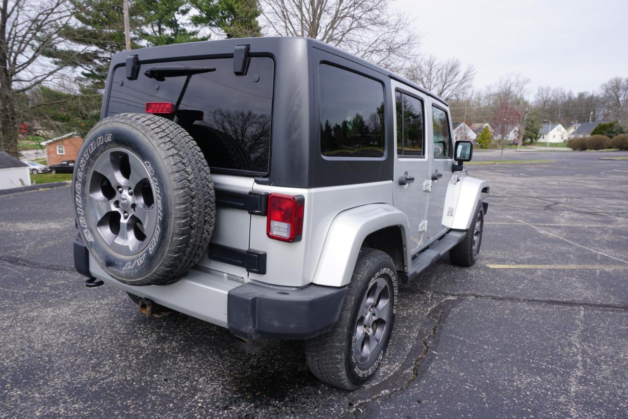 Jeep Wrangler Unlimited Sahara 4WD 2012