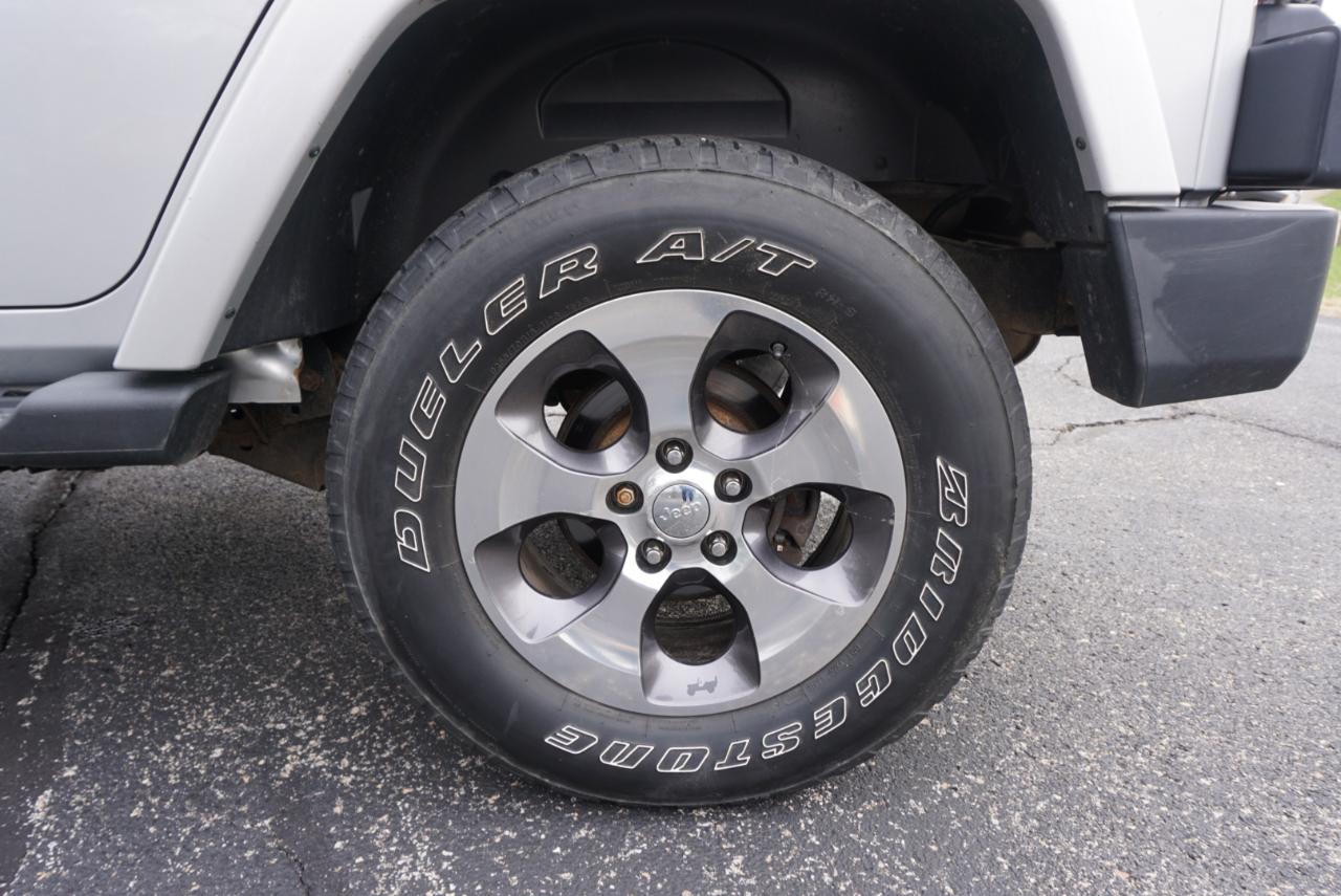 Jeep Wrangler Unlimited Sahara 4WD 2012