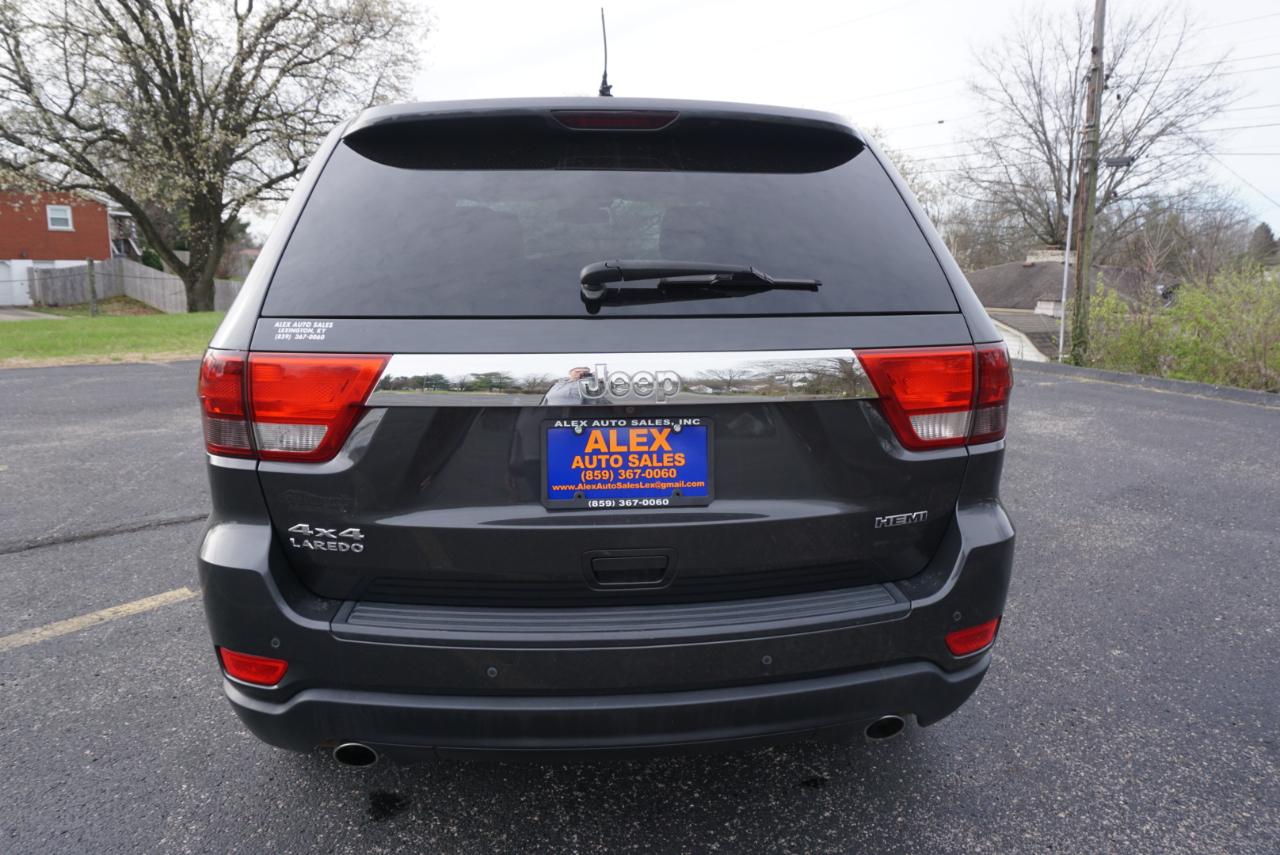 Jeep Grand Cherokee Laredo 4WD 2011