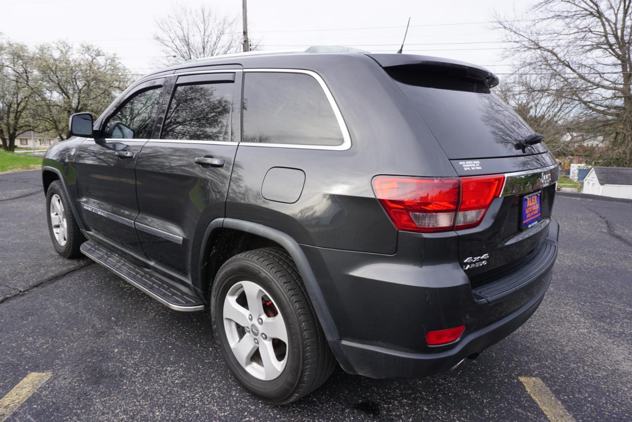 Jeep Grand Cherokee Laredo 4WD 2011