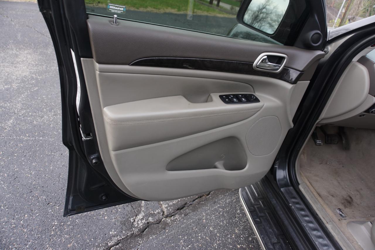 Jeep Grand Cherokee Laredo 4WD 2011