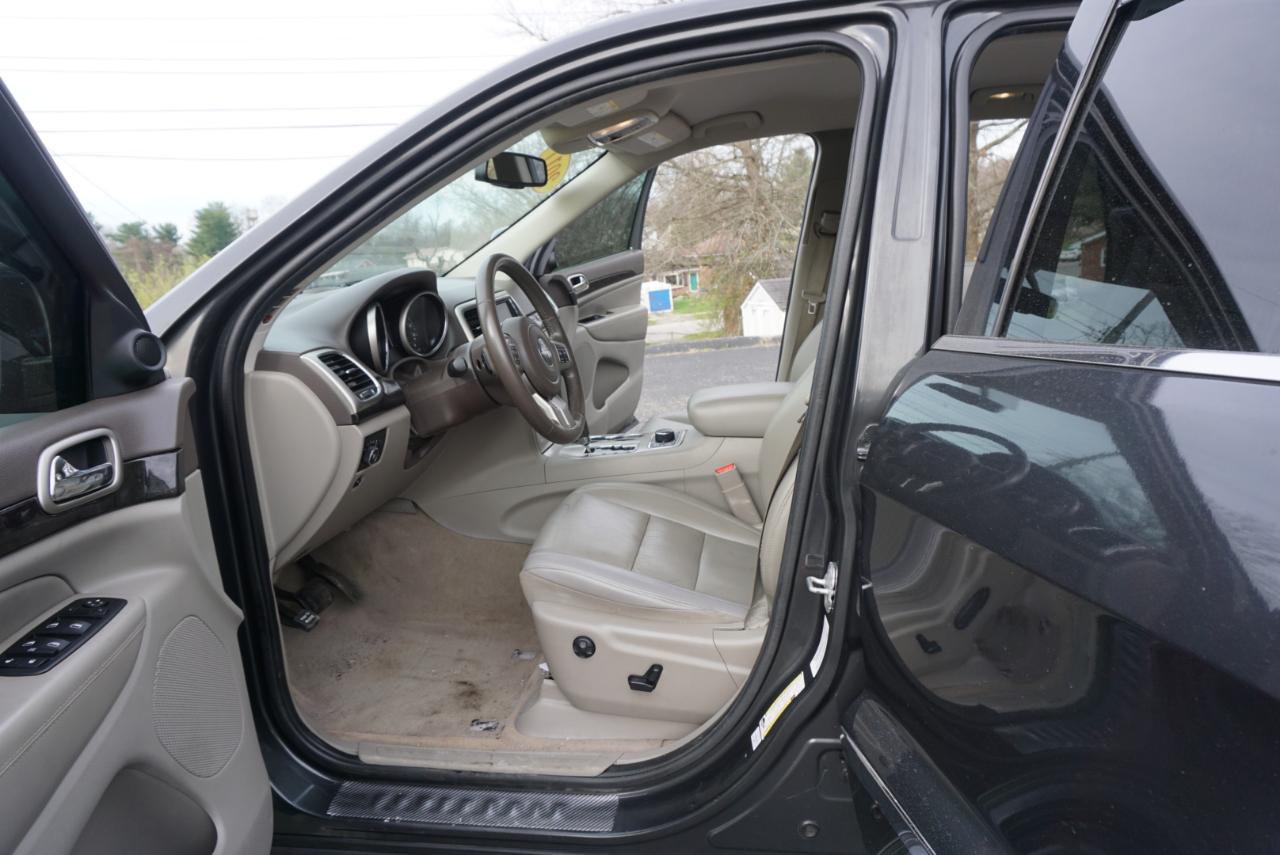 Jeep Grand Cherokee Laredo 4WD 2011