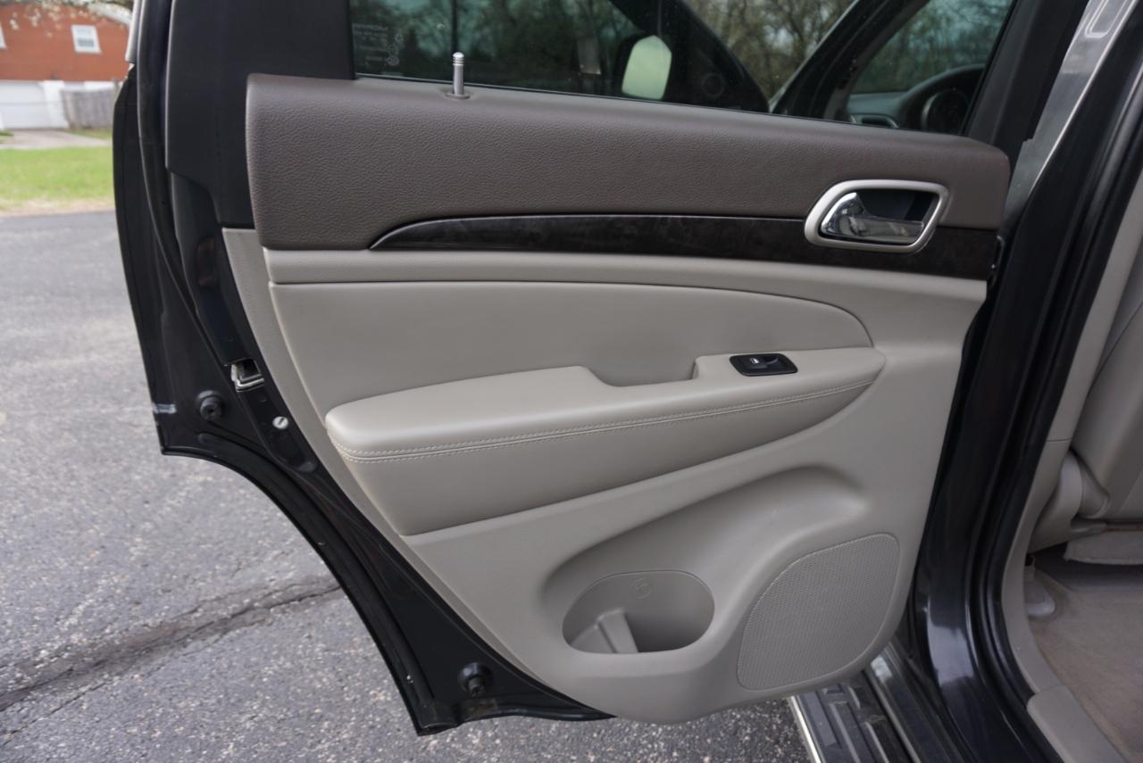 Jeep Grand Cherokee Laredo 4WD 2011