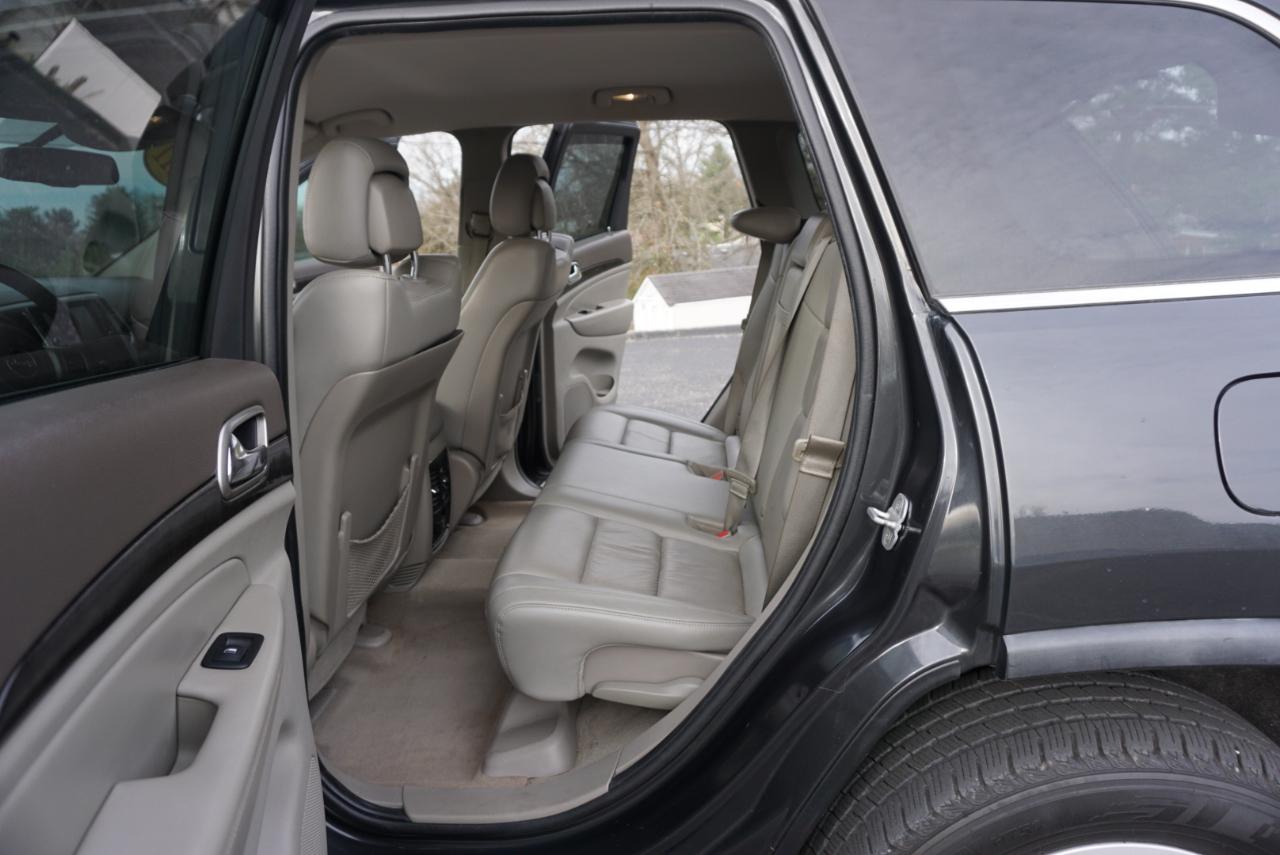 Jeep Grand Cherokee Laredo 4WD 2011