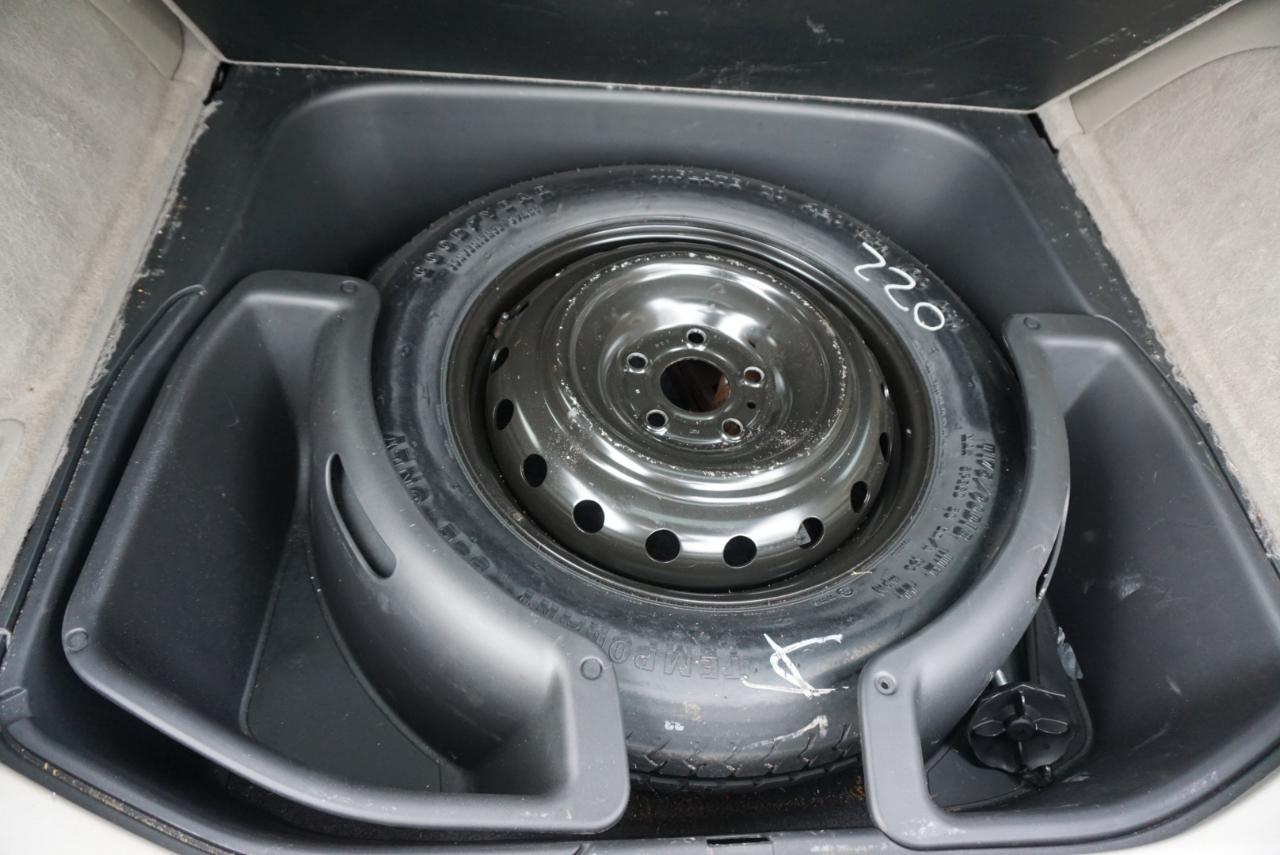 Jeep Grand Cherokee Laredo 4WD 2011