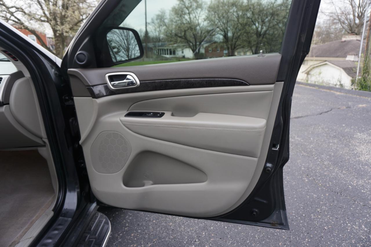 Jeep Grand Cherokee Laredo 4WD 2011