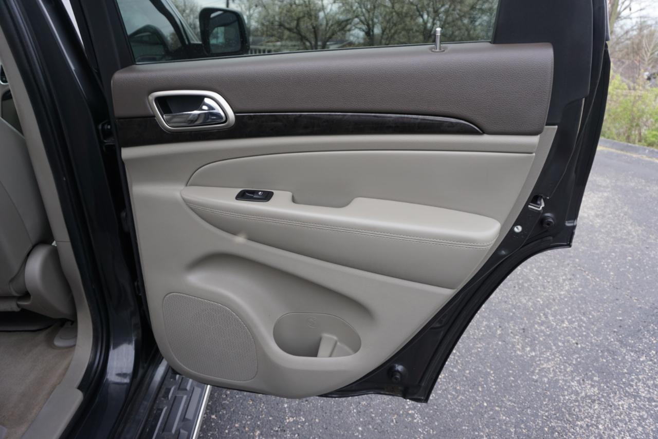 Jeep Grand Cherokee Laredo 4WD 2011