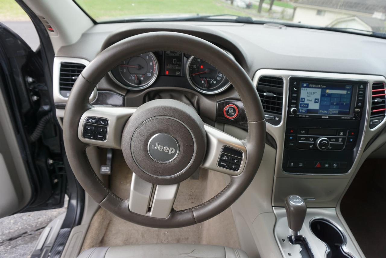 Jeep Grand Cherokee Laredo 4WD 2011