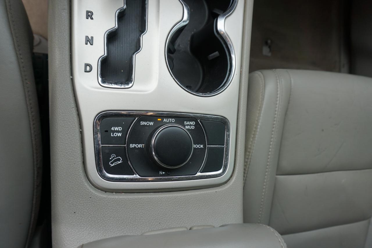 Jeep Grand Cherokee Laredo 4WD 2011