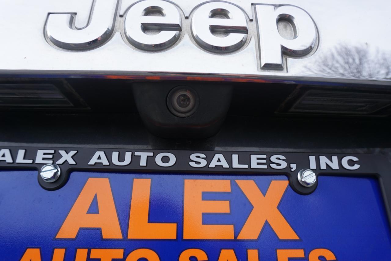 Jeep Grand Cherokee Laredo 4WD 2011