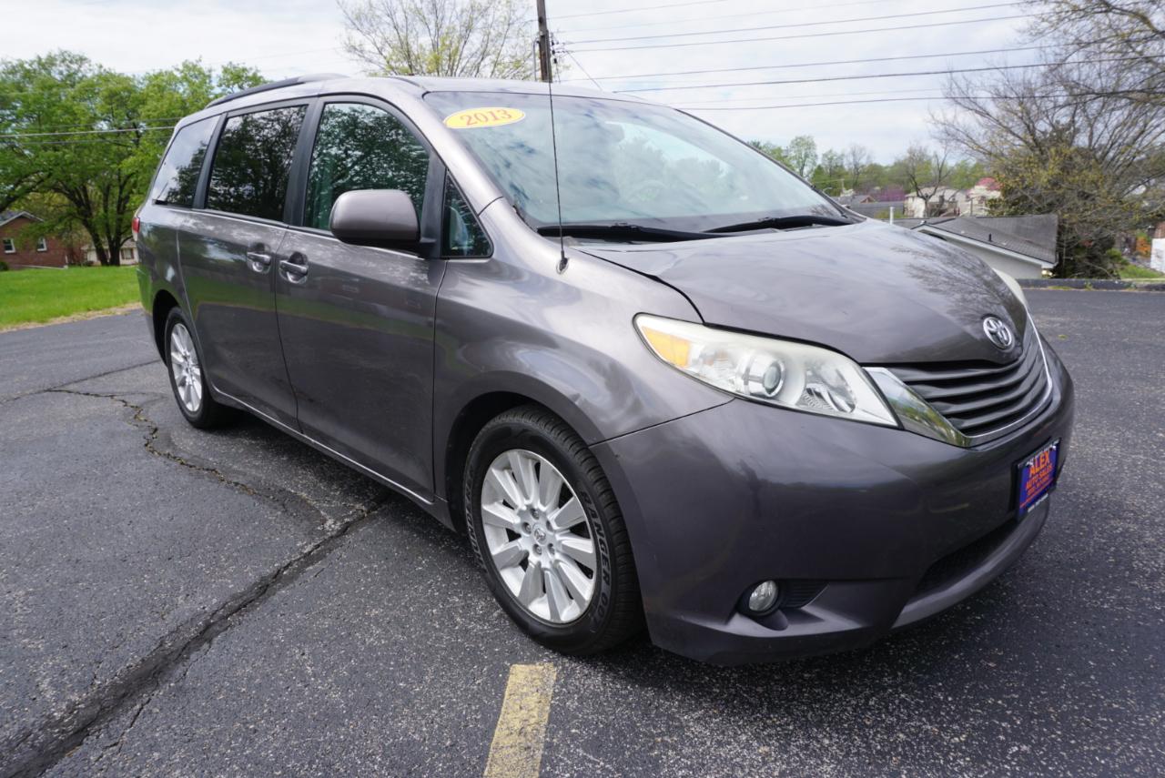 Toyota Sienna XLE 7-Passenger AWD 2013