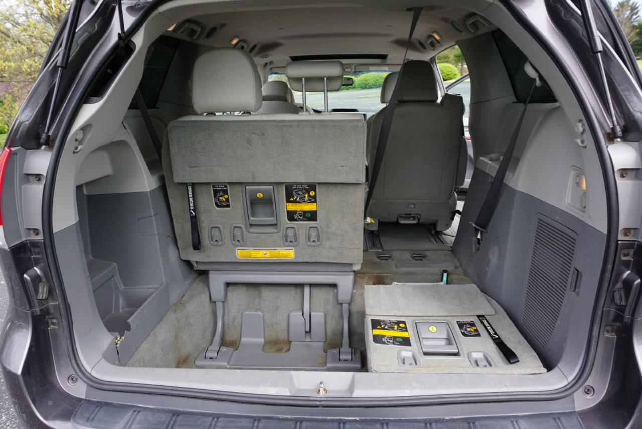 Toyota Sienna XLE 7-Passenger AWD 2013