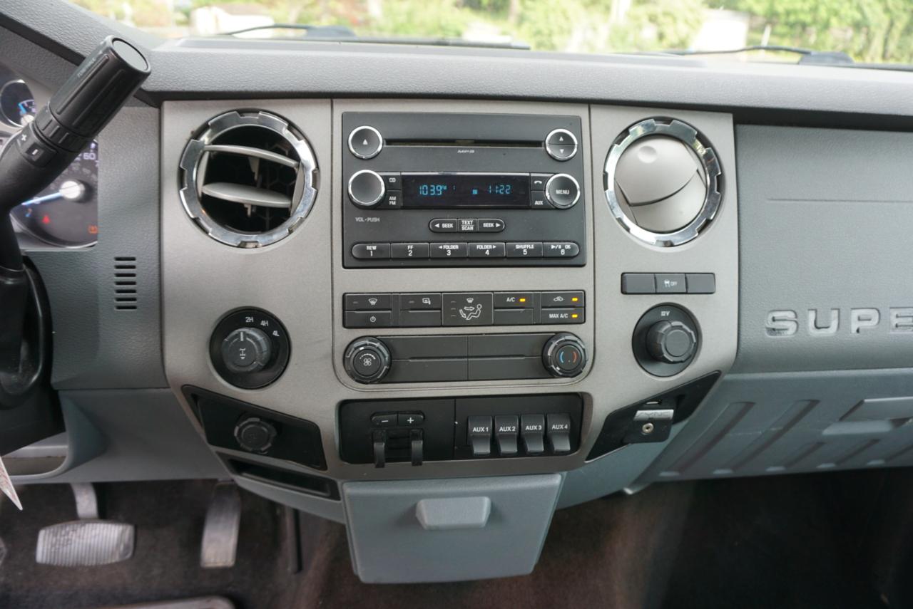 Ford F-250 SD XLT Crew Cab 4WD 2013