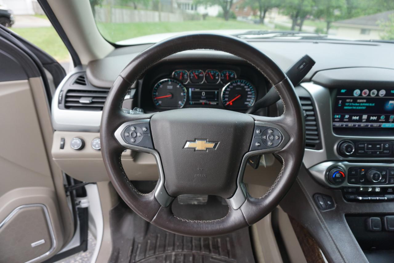 Chevrolet Suburban LT 4WD 2016
