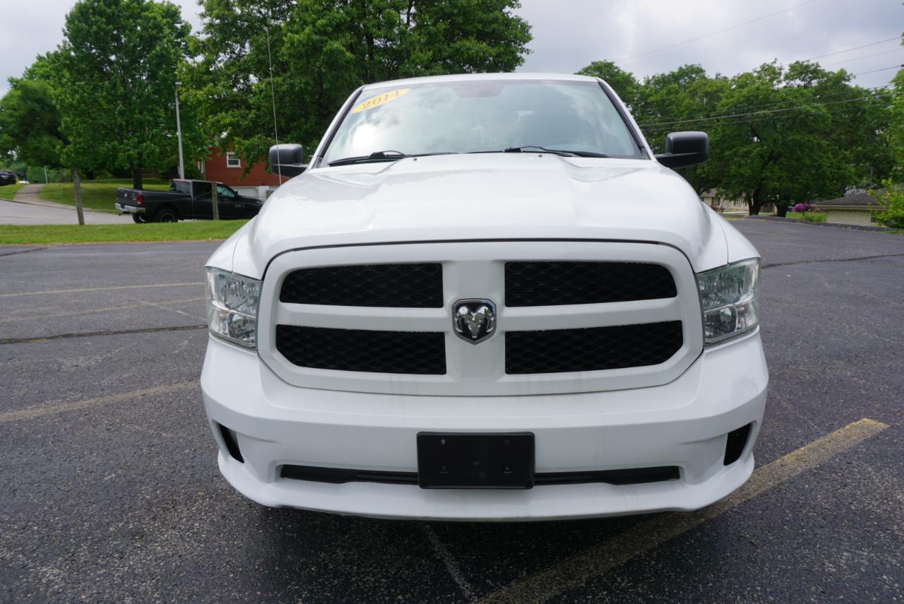 Dodge 1500 Tradesman Crew Cab SWB 4WD 2014