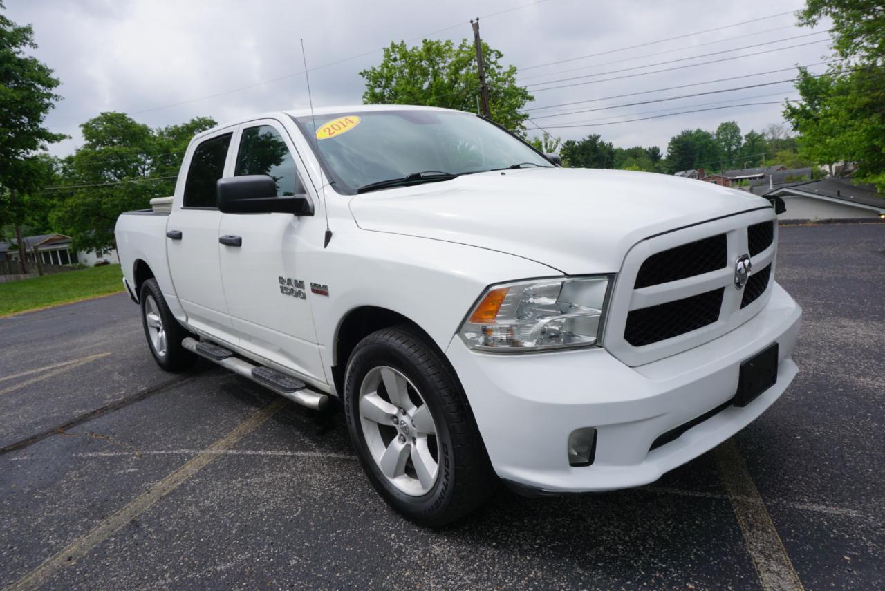Dodge 1500 Tradesman Crew Cab SWB 4WD 2014