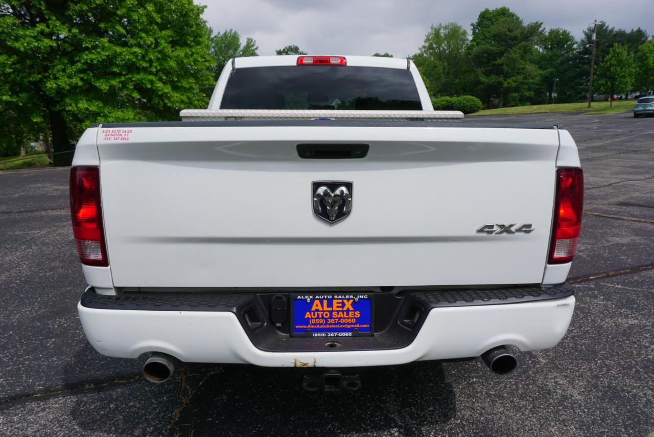 Dodge 1500 Tradesman Crew Cab SWB 4WD 2014