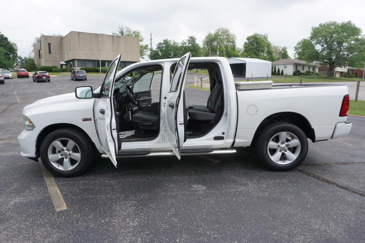 Dodge 1500 Tradesman Crew Cab SWB 4WD 2014