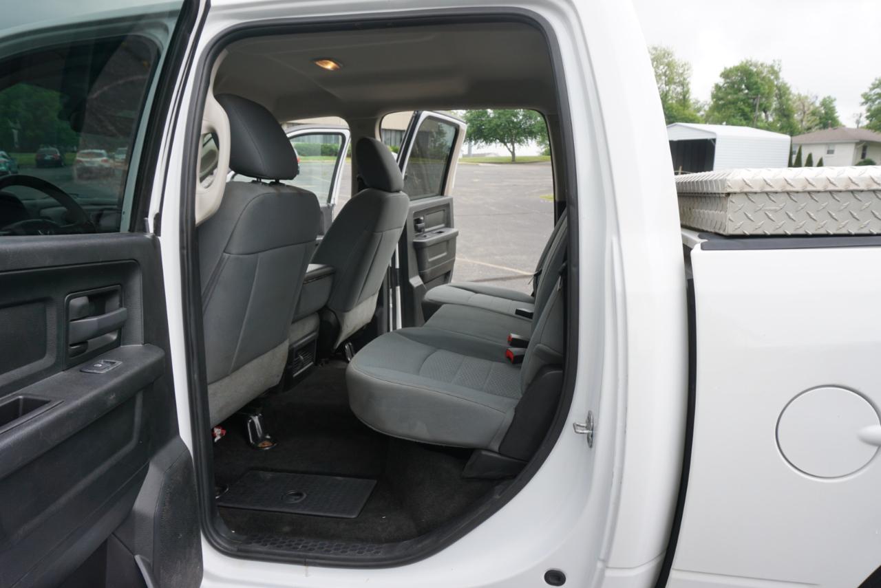 Dodge 1500 Tradesman Crew Cab SWB 4WD 2014