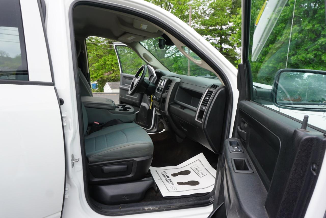 Dodge 1500 Tradesman Crew Cab SWB 4WD 2014