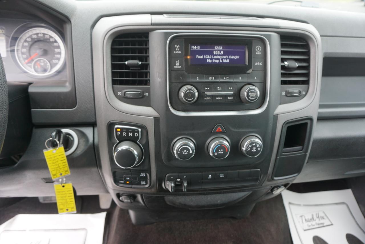 Dodge 1500 Tradesman Crew Cab SWB 4WD 2014