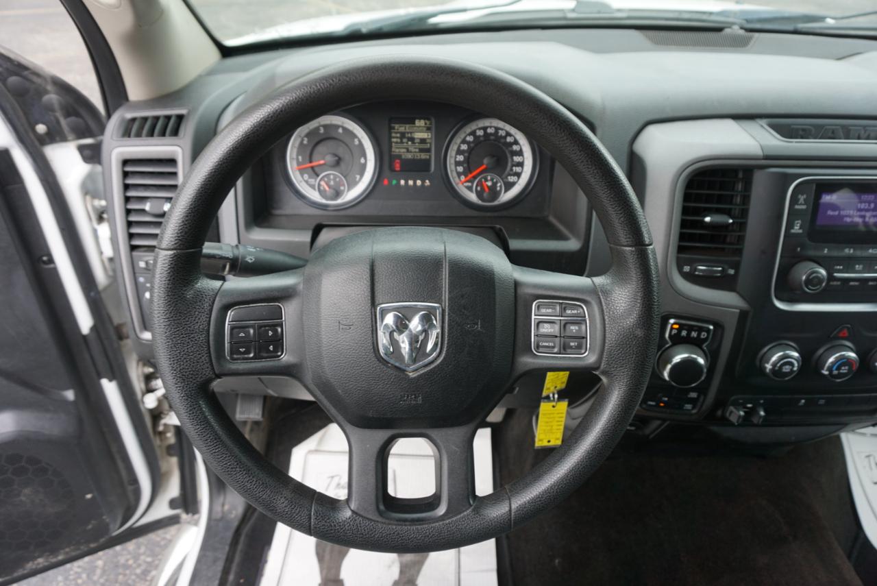 Dodge 1500 Tradesman Crew Cab SWB 4WD 2014